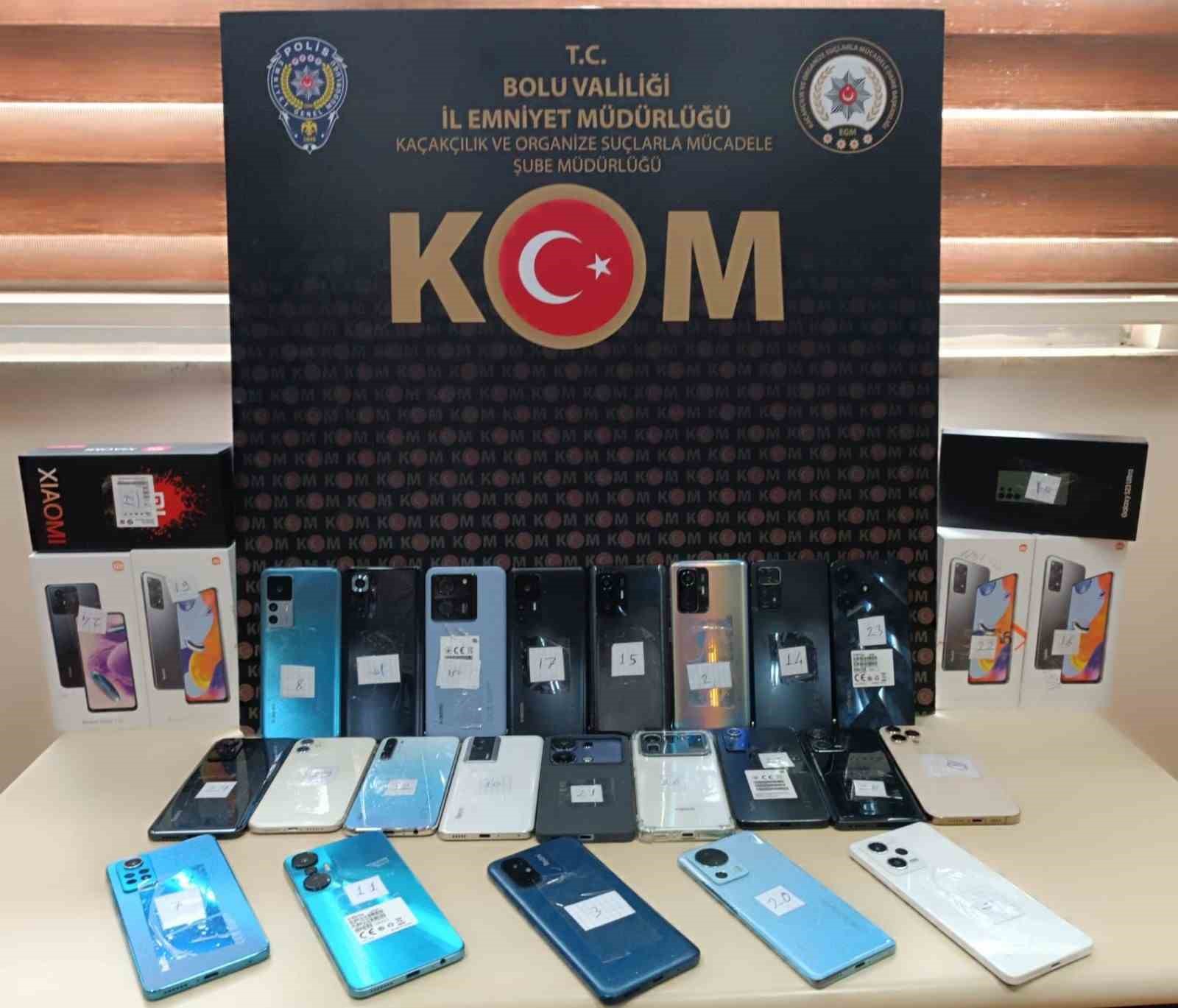 Bolu’da Gümrük Kaçağı Telefon Operasyonu: 28 Telefon Ele Geçirildi