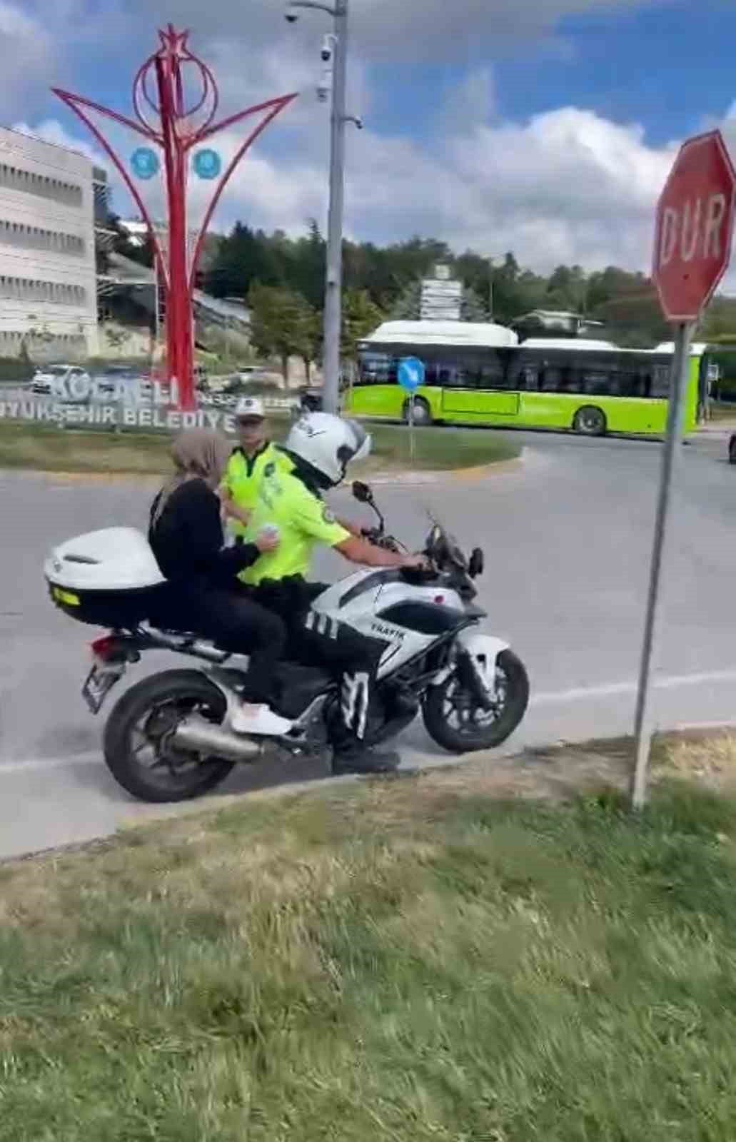 Kocaeli Polisinden YKS Öğrencilerine Destek