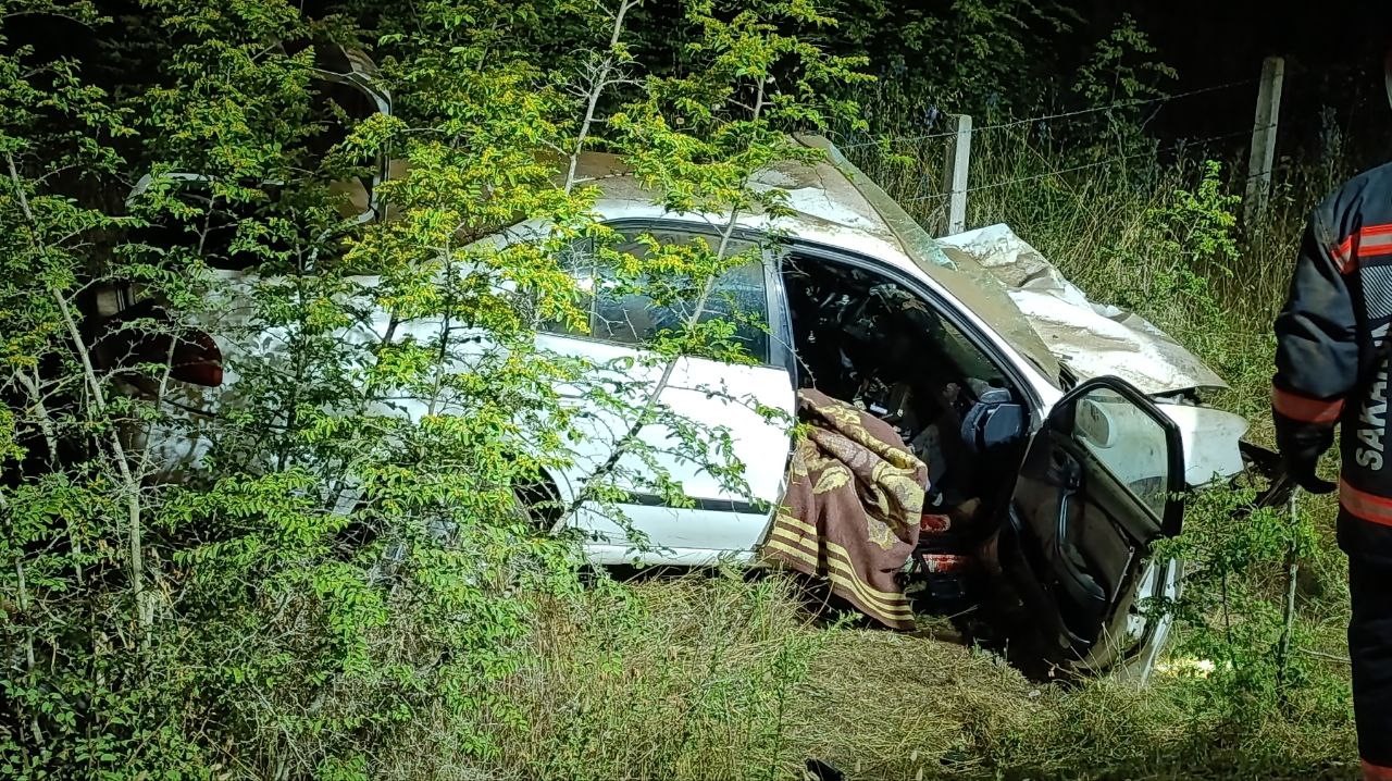 Otomobil Kazasında 1 Kişi Hayatını Kaybetti, 1 Kişi Yaralandı